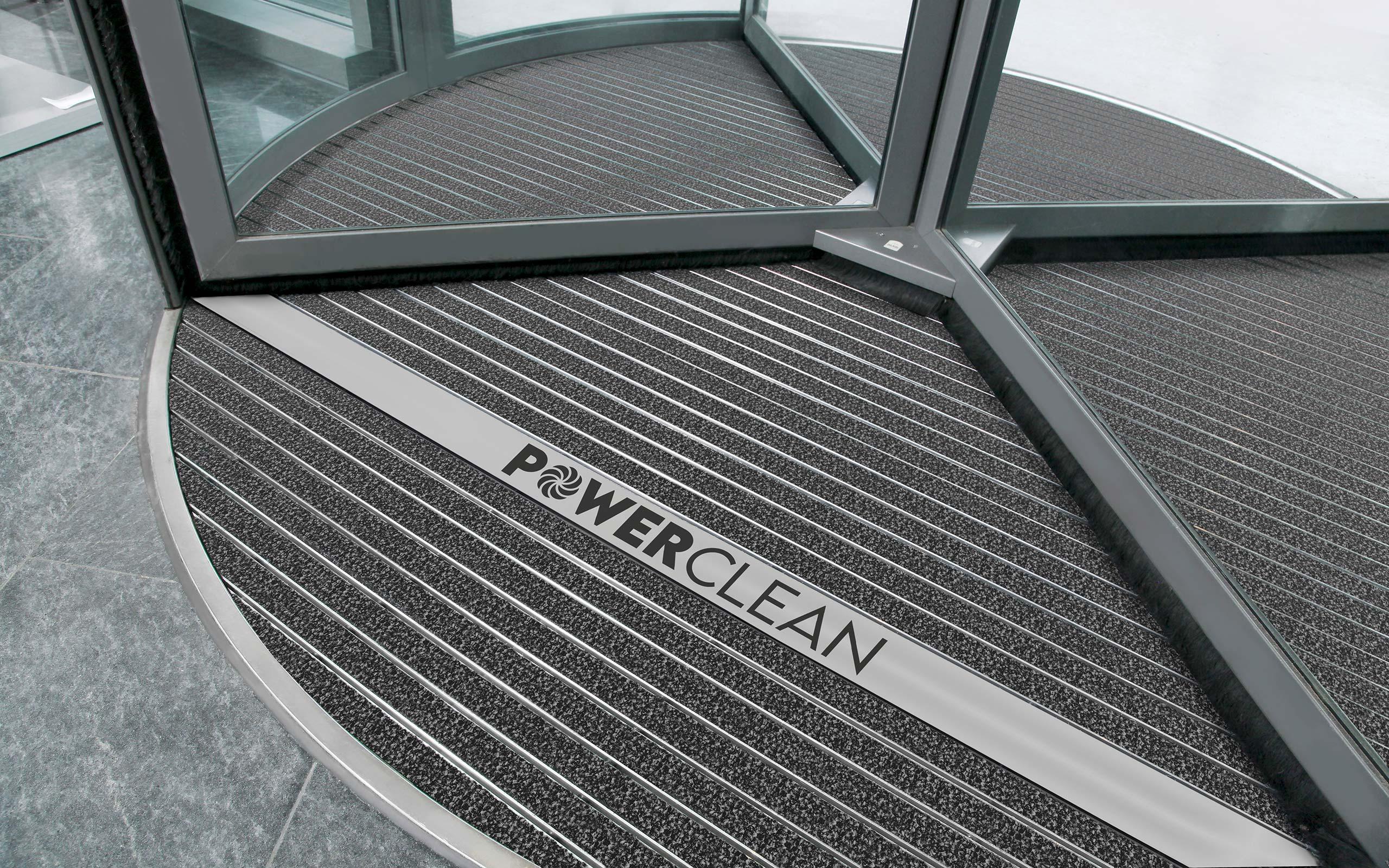Die fuma Hauszubehör GmbH setzt auf innovatives Material bei den POWERCLEAN Mattensystemen