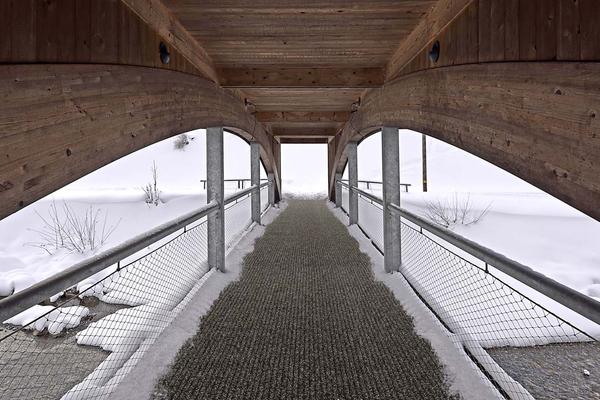 Sicherheitsmatten: Die rutschfesten Sicherheitsmatten von fuma wurden speziell für den Außenbereich, besonders für die kalten Wintermonate, entwickelt.